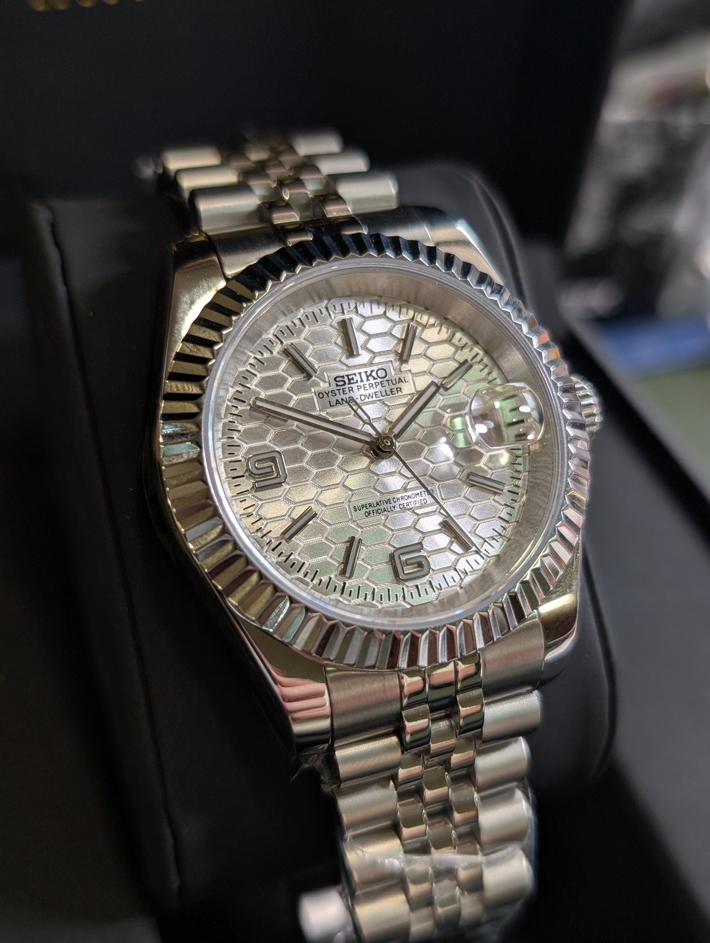 Land Dweller Silver 40MM