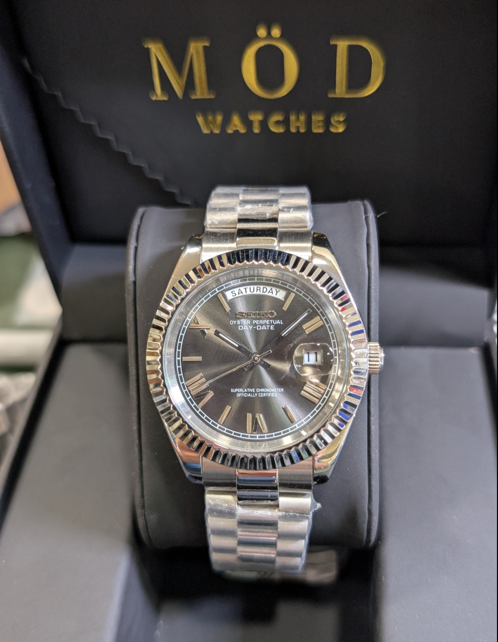 SEIKO-LEX GREY DAY-DATE