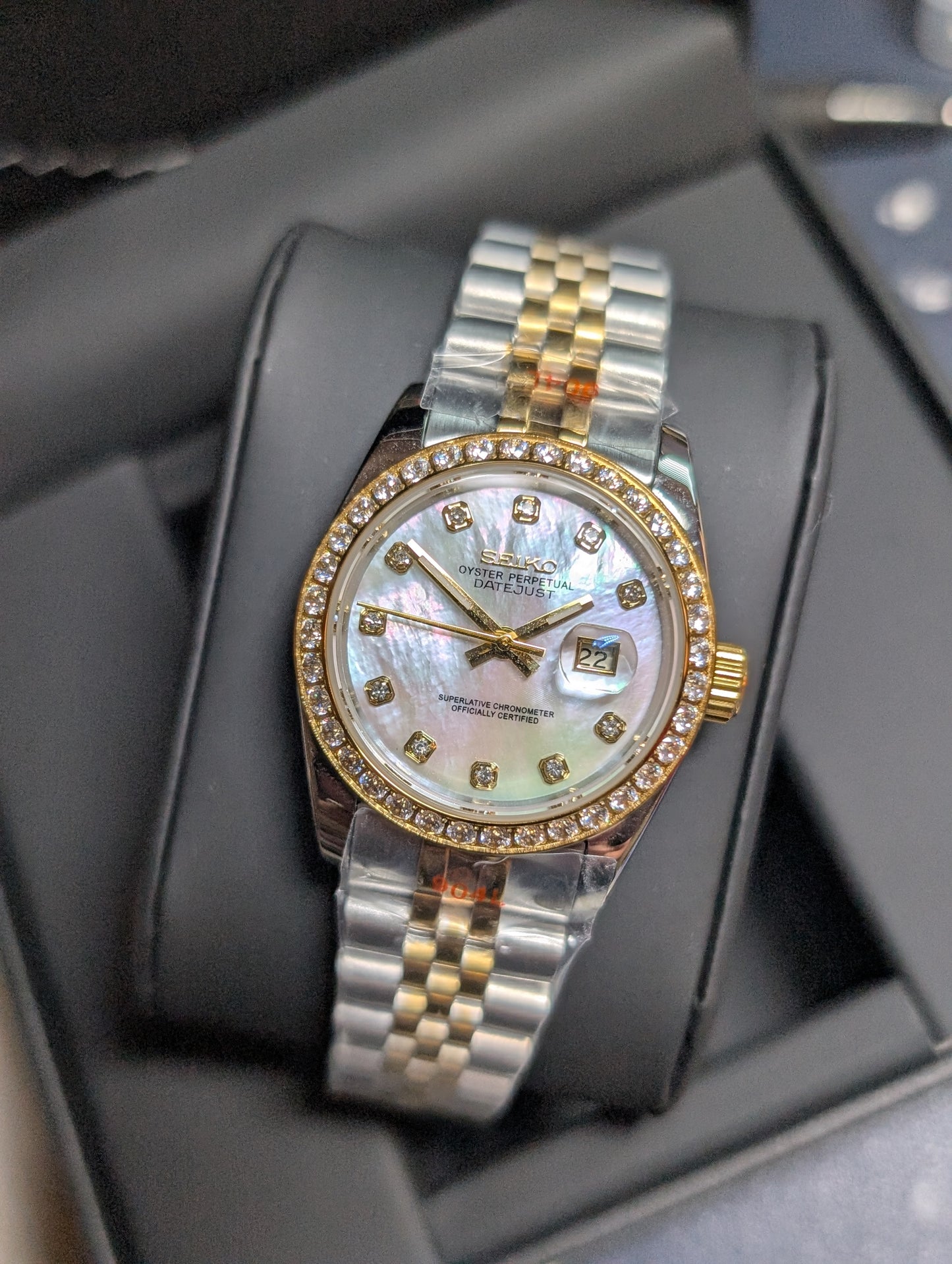 SEIKO-LEX 31MM MOP DIAL, DIAMOND BEZEL YELLOW GOLD