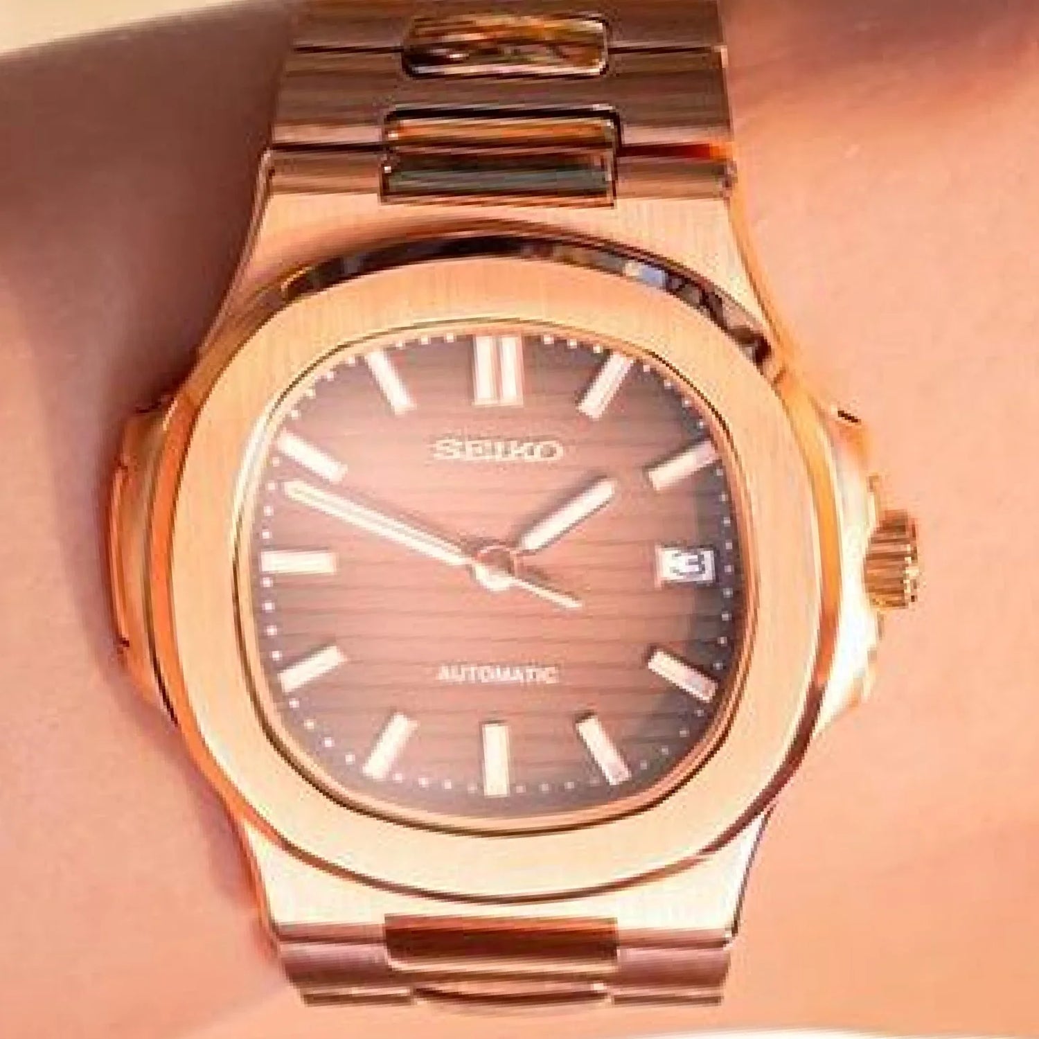 WOMENS NAUTILUS