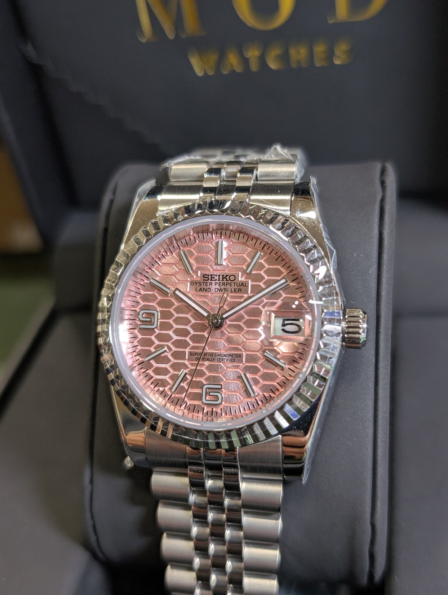 Land Dweller Pink 36MM
