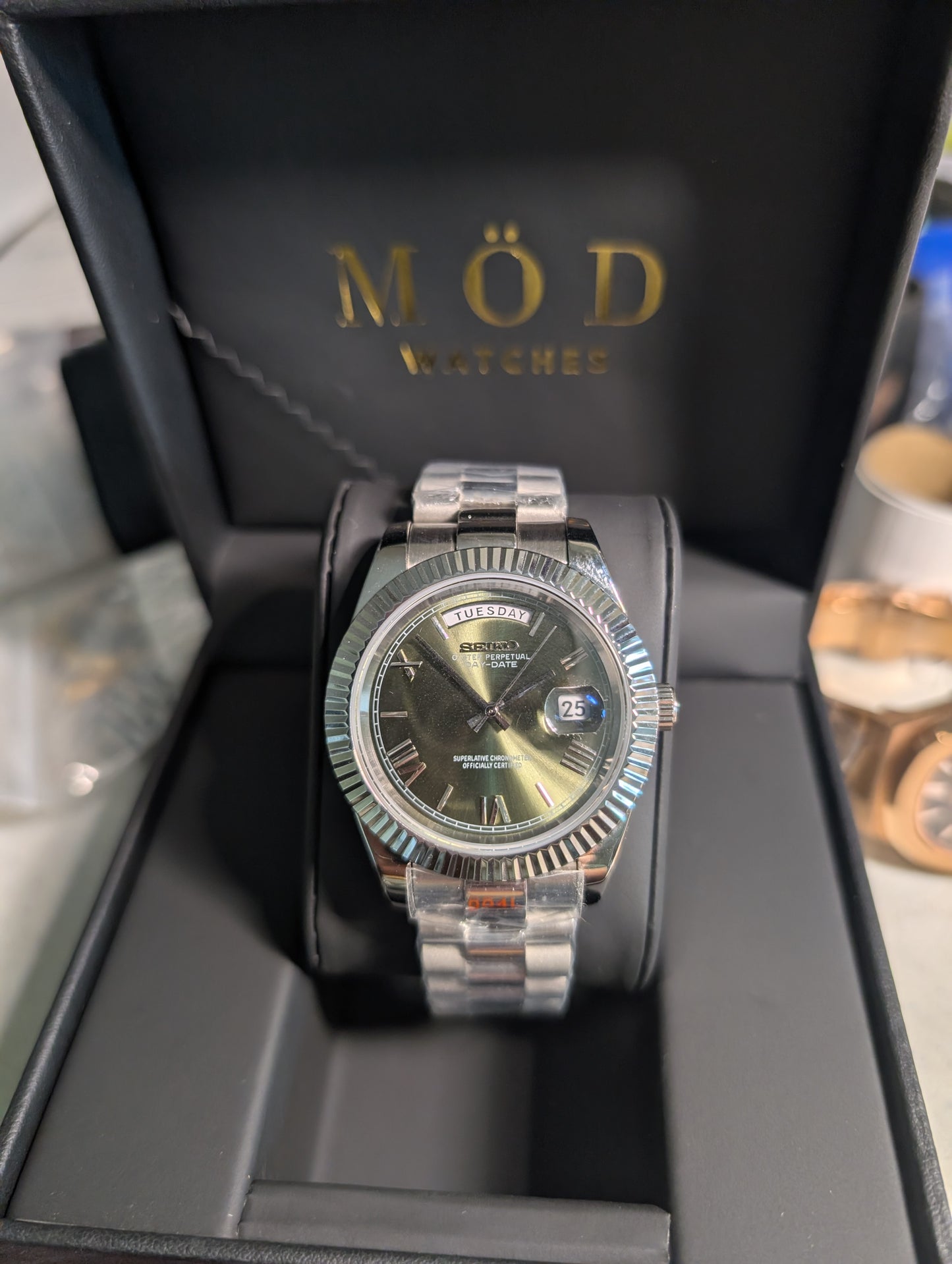 SEIKO-LEX MINT GREEN DAY-DATE