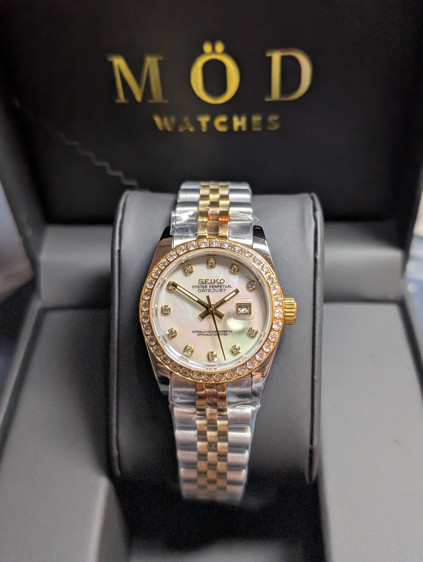 SEIKO-LEX 31MM MOP DIAL, DIAMOND BEZEL YELLOW GOLD